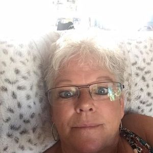 Meet your Posher, Debbie